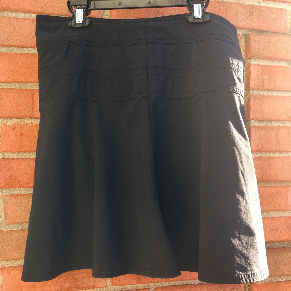 ATHLETA women's black fitness skort--Sz 6